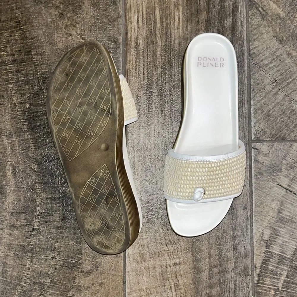 Donald Pliner Farrahr 2” platform thong macramé sandals